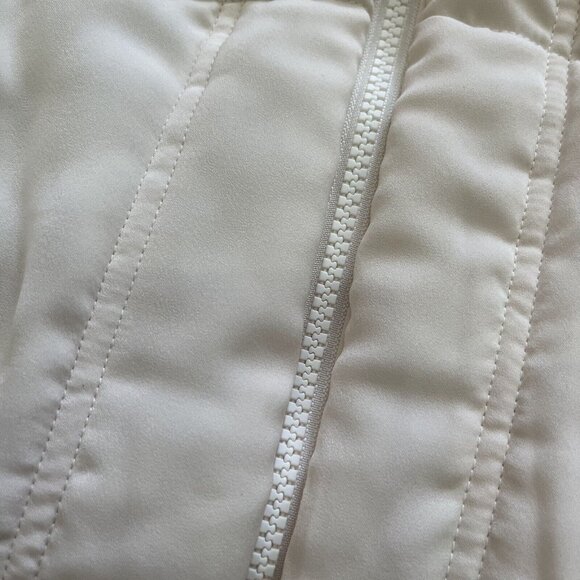 NWOT Vince Vince Soft Bomber Jacket In Chiffon - Size M Cream Ivory - Picture 10 of 13